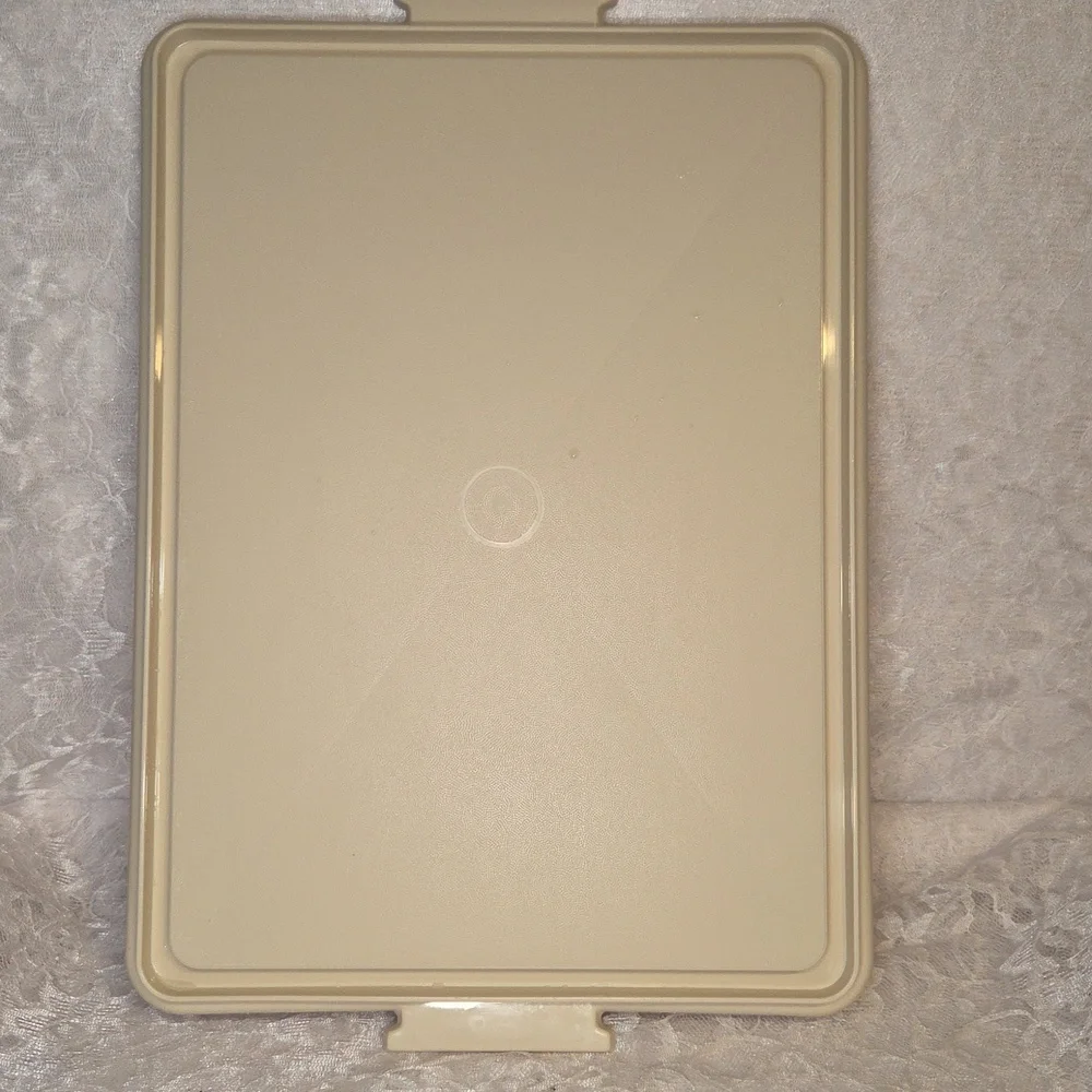 Tupperware: Cake Keeper Container - Picture 5 of 6